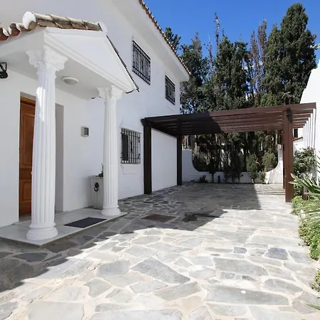 Villa Beachside With Private Pool In