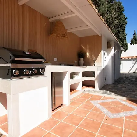 Villa Beachside With Private Pool In